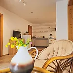 아파트 Sonnenseite By Interhome *